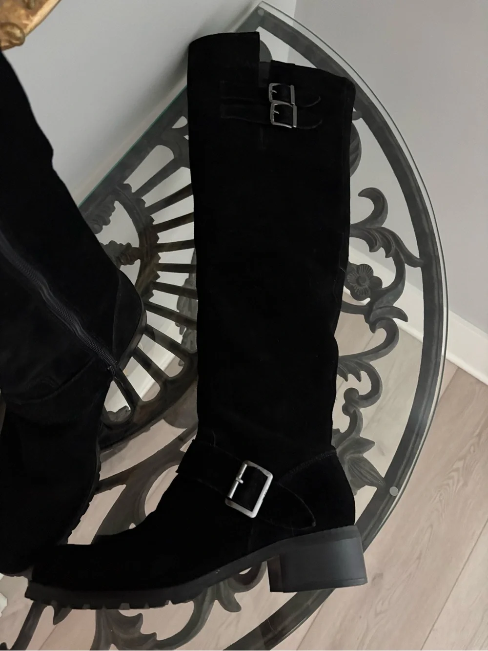 N/A sleek black